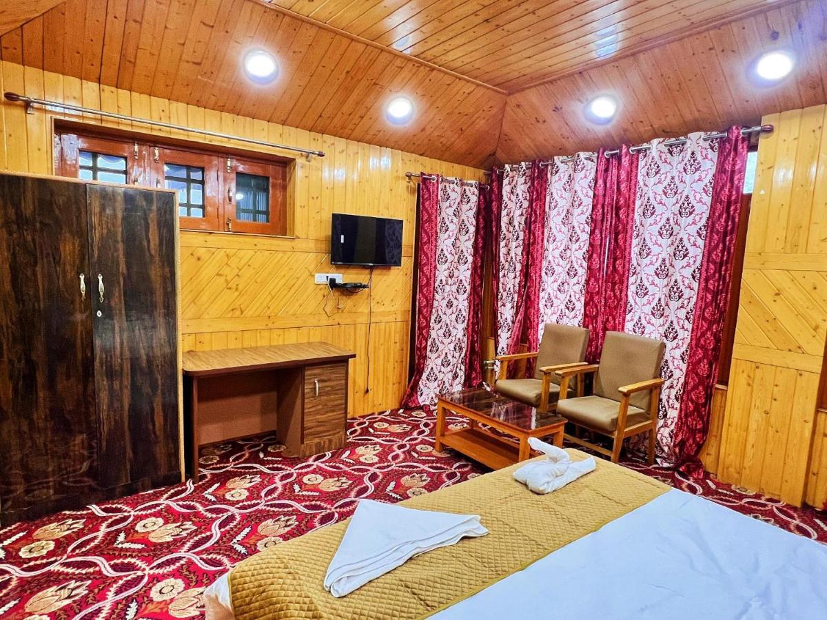 Roseline Inn Srīnagar Buitenkant foto