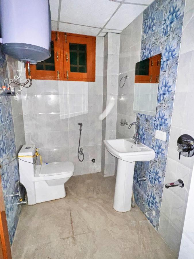 Roseline Inn Srīnagar Buitenkant foto