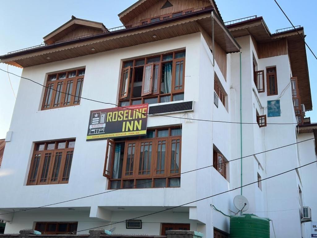 Roseline Inn Srīnagar Buitenkant foto