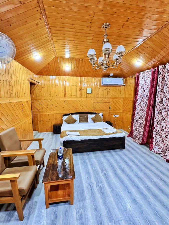 Roseline Inn Srīnagar Buitenkant foto